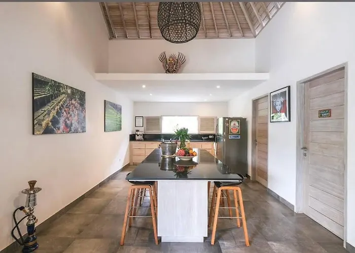 Villa Spacious 3br Center Bingin *