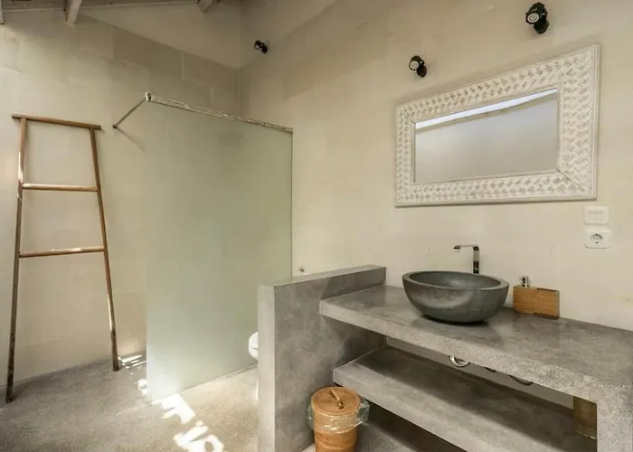 Spacious 3br Center Bingin *